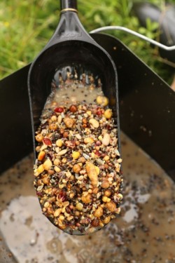 Particle Baiting Spoon